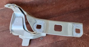 Zawias maski lewy 9835298880 Opel Astra L VI