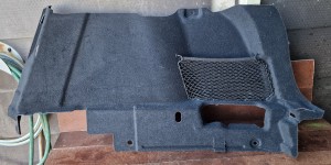 Boczek bagażnika prawy 98416502ZD  Opel Astra L VI Kombi 