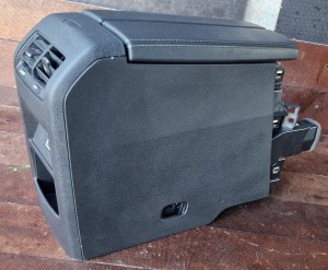 Podłokietnik skóra tunel środkowy Opel Astra L VI Kombi