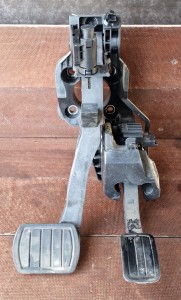 Pedał gazu hamulca potencjometr 9832495680 Opel Astra L VI 1.5 cdti Kombi