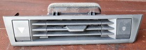 Kratka nawiewu deski rozdzielczej konsoli 9840073980A Opel Astra L VI