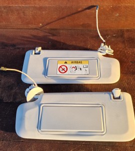 Osłona przeciwsłoneczna prawa lewa 39007740 39048970 Opel Crossland X 