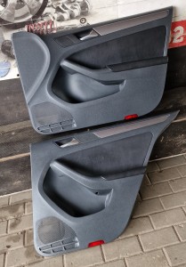 Boczek drzwi skóra prawy przód tył 5C7867212D 5C7867012A VW Jetta 5C6