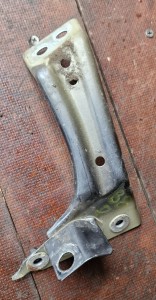 Wspornik mocowanie błotnika prawy przód 3G0821142  VW PASSAT B8