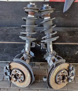 Amortyzator zwrotnica prawa lewa 50520977 50520978 Alfa Romeo Giulietta 1.4 turbo 