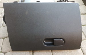Schowek pasażera gniazdo USB AUX 156090934 Alfa Romeo Giulietta 