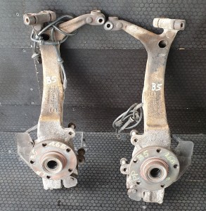 ZWROTNICA PRAWA LEWA 8D0407257S 8D0407258S VW PASSAT B5 1.6 B