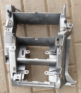 RAMKA OBUDOWA RADIA 7H1857273B VW T5 DOKA